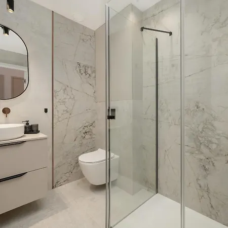 Lejlighed Piekny Apartament Dla 8 Osob Polozony 500 M Od Wroclawskiego Rynku By Renters *